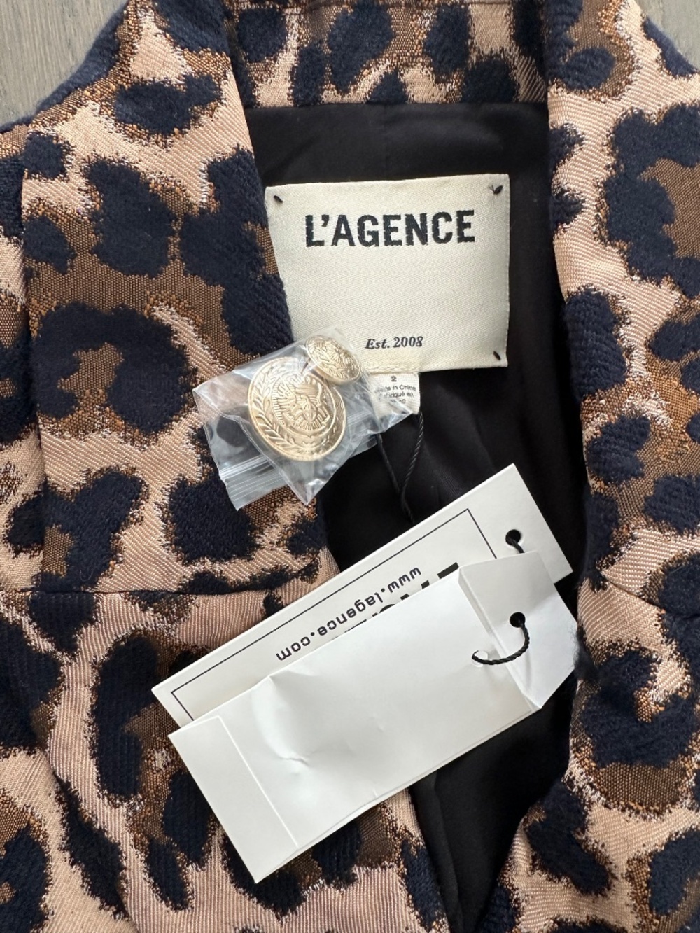 L’agence Bethany Tapered Structured Blazer Jacquard Leopard Gold With Tags Sz 2 - Picture 3 of 8